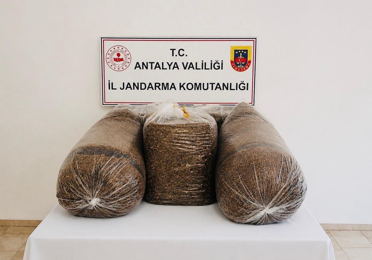 ANTALYA’DA JANDARMA EKİPLERİNİN AKSU VE SERİK İLÇELERİNDE KAÇAK TÜTÜN VE TÜTÜN MAMULLERİNE YÖNELİK...