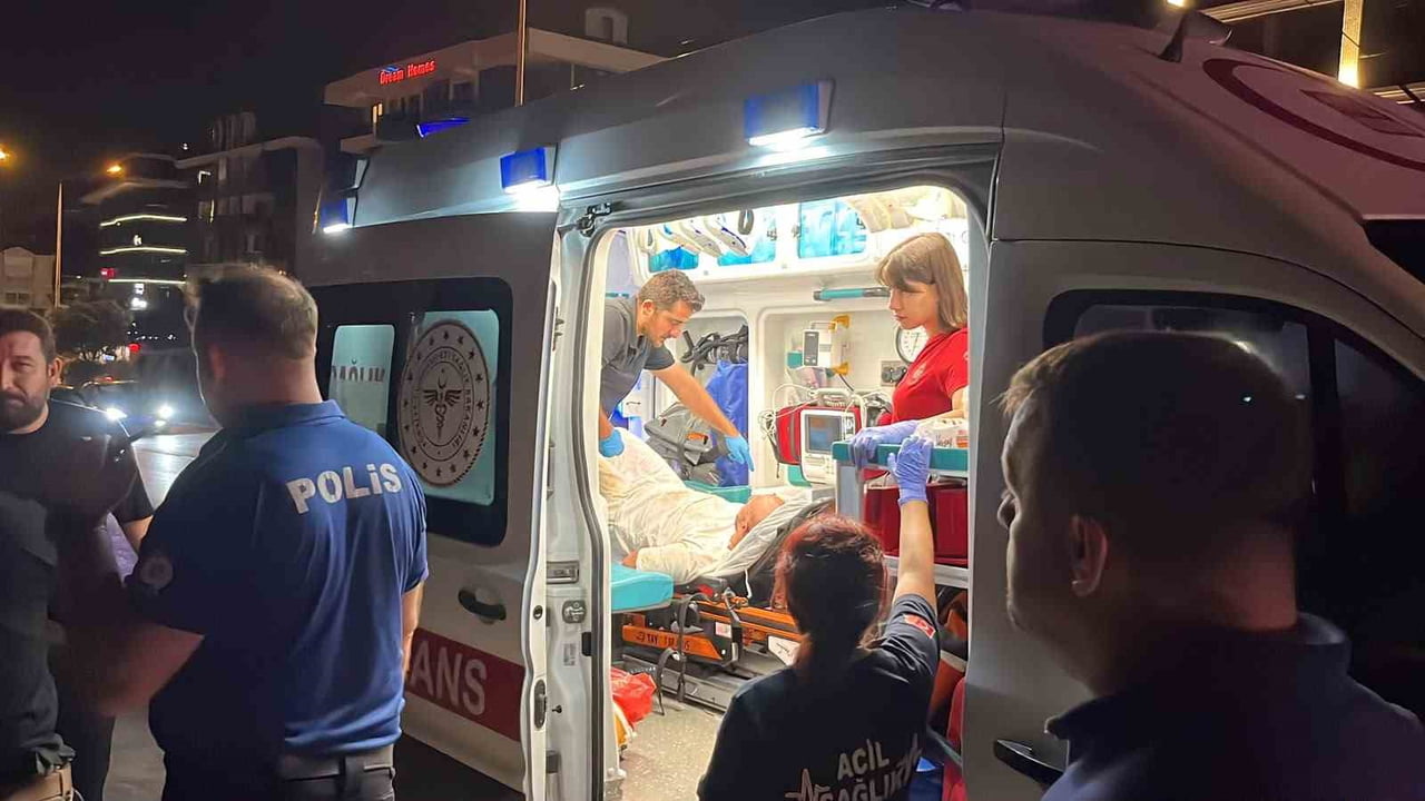 ANTALYA’NIN ALANYA’DA İLÇESİNDE BİR APARTMANDA İNTİHAR EDECEĞİNİ SÖYLEYEN ŞAHIS, POLİS EKİPLERİNİN...
