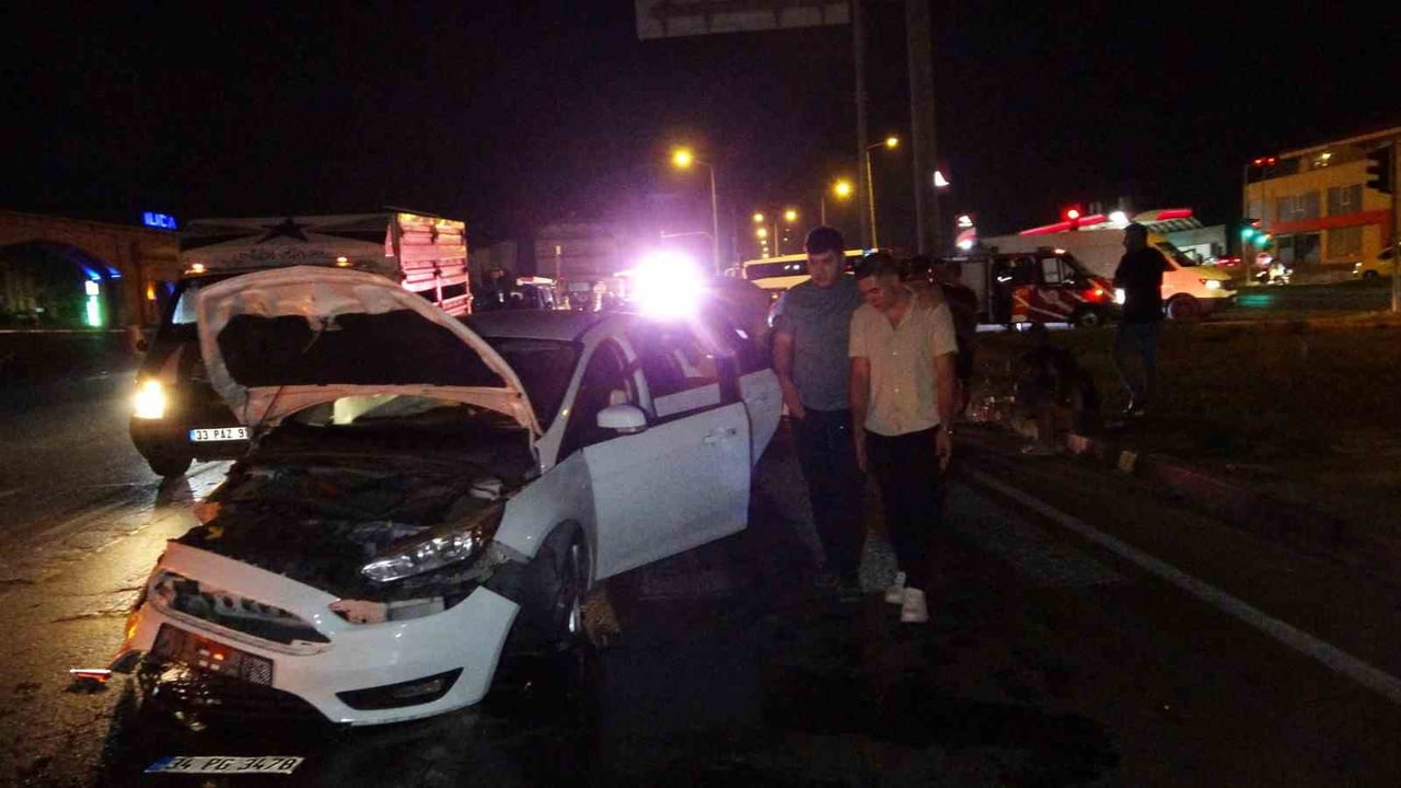 ANTALYA’NIN MANAVGAT İLÇESİNDE SAĞ ŞERİTTE İLERLERKEN ANİDEN SOLA DÖNMEYE KALKAN OTOMOBİLİN NEDEN...