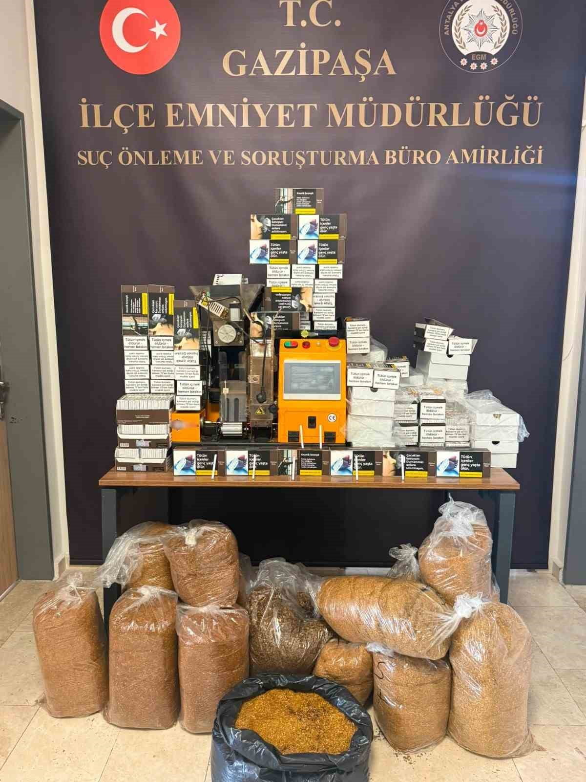 ARAMALARDA  87,5 KİLOGRAM KIYILMIŞ AÇIK TÜTÜN, 15 BİN 200 ADET İÇİ DOLDURULMUŞ MAKARON İLE 1 ADET...