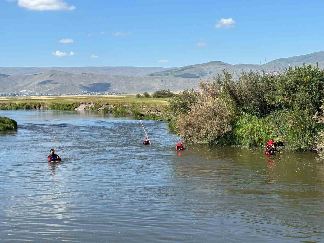 ARDAHAN’DA KURA NEHRİ’Nİ GEÇMEYE ÇALIŞIRKEN AKINTIYA KAPILARAK KAYBOLAN CENGİZ İ’NİN CANSIZ...