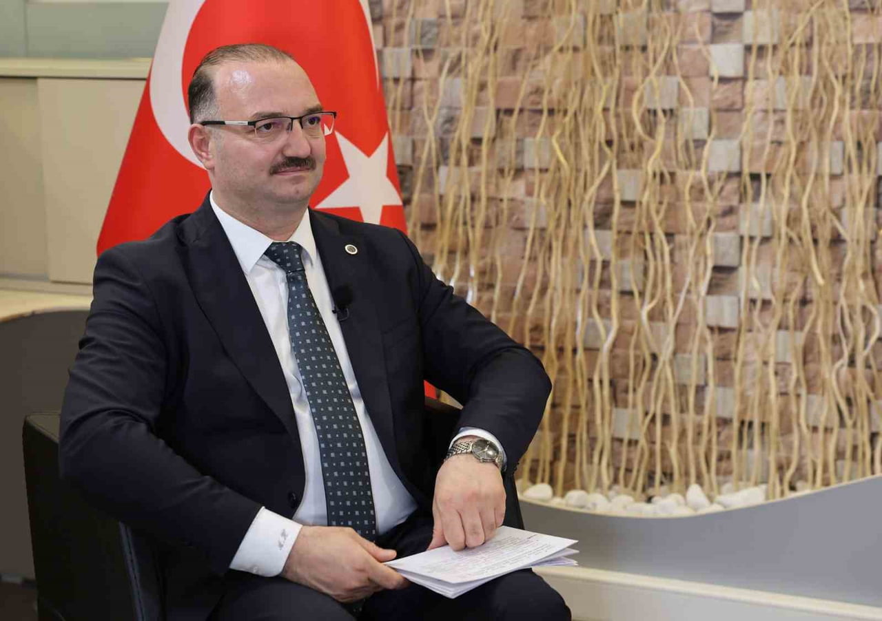 ATATÜRK ÜNİVERSİTESİ REKTÖRÜ PROF. DR. AHMET HACIMÜFTÜOĞLU