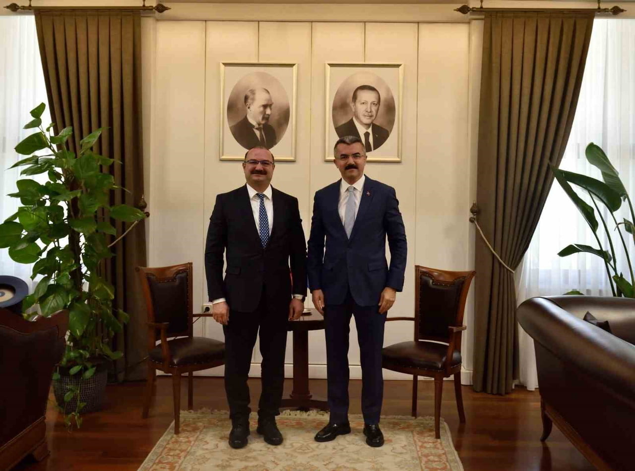 ATATÜRK ÜNİVERSİTESİ REKTÖRÜ PROF. DR. AHMET HACIMÜFTÜOĞLU, ÖNCEKİ DÖNEM ERZURUM VALİSİ VE MİLLÎ...