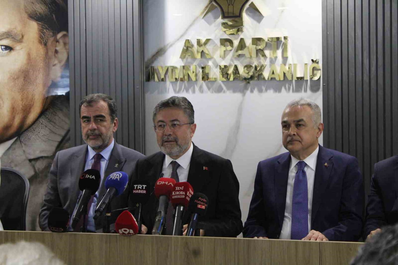 AYDIN'DA AK PARTİ AYDIN TEŞKİLATI İLE BİR ARAYA GELEN TARIM VE ORMAN BAKANI İBRAHİM YUMAKLI...
