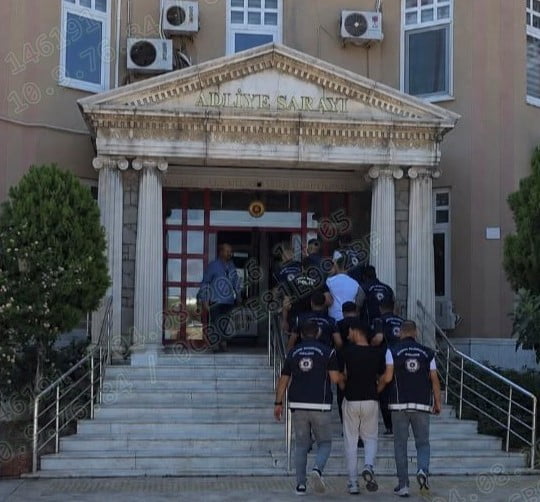 AYDIN'IN DİDİM İLÇESİNDE GÖÇMEN KAÇAKÇILIĞINA YÖNELİK YÜRÜTÜLEN SORUŞTURMA KAPSAMINDA DÜZENLENEN...