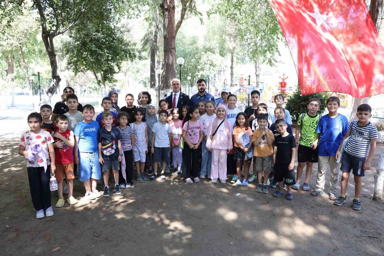 AYDIN'IN İNCİRLİOVA İLÇESİNDE BELEDİYE BAŞKANI AYTEKİN KAYA, YAZ KUR'AN KURSU ÖĞRENCİLERİNE...