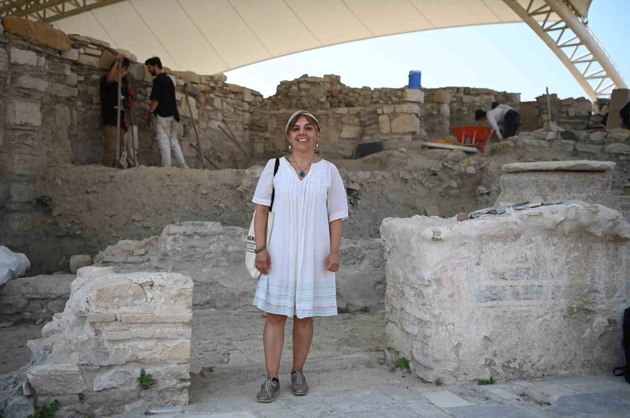 AYDIN'IN KUŞADASI İLÇESİNDEKİ TARİHİ KADIKALESİ-ANAİA HÖYÜĞÜ'NDEKİ KAZI ÇALIŞMALARINA BU YIL DA...