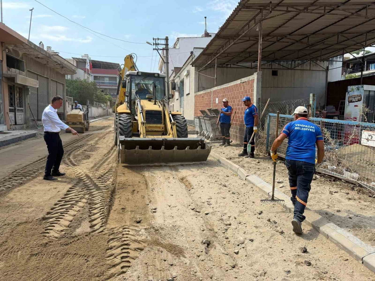 AYDIN'IN YENİPAZAR İLÇESİNDE BELEDİYE TARAFINDAN SÜRDÜRÜLEN YOL YENİLEME ÇALIŞMALARI KAPSAMINDA...