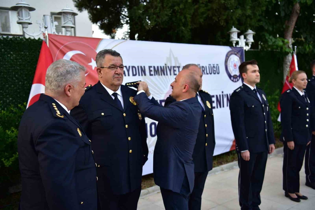 AYDIN İL EMNİYET MÜDÜRLÜĞÜ BÜNYESİNDE GÖREV YAPAN VE BİR ÜST RÜTBEYE TERFİ EDEN EMNİYET MENSUPLARI...