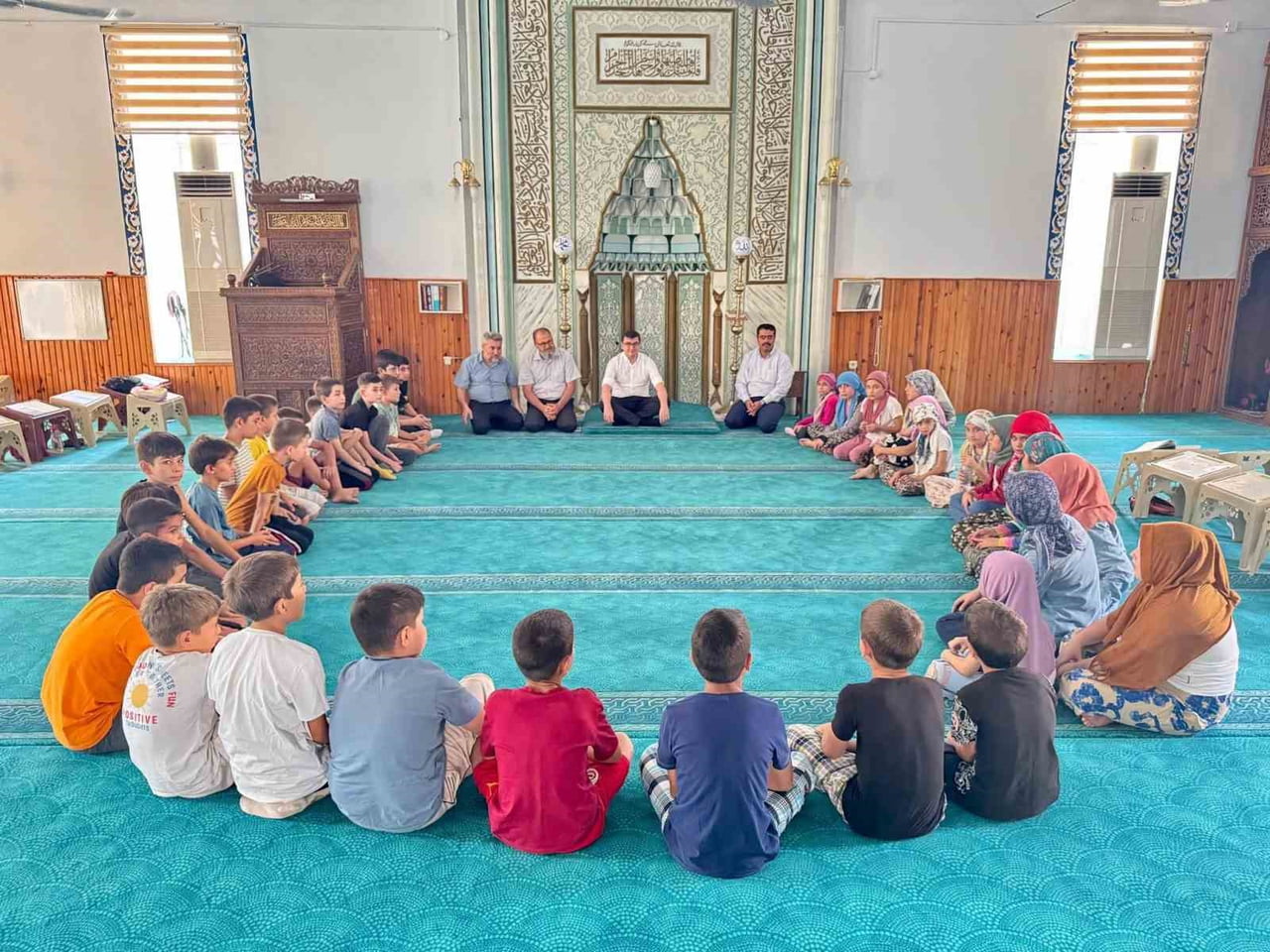 AYDIN’IN BOZDOĞAN İLÇESİNDE KAYMAKAM HÜSEYİN ŞAMİL SÖZEN, İLÇEDE FAALİYET GÖSTEREN YAZ KUR’AN...