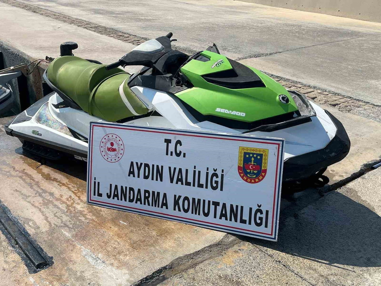 AYDIN’IN DİDİM İLÇESİNDE DÜZENSİZ GÖÇMENLERİ JET-SKİ İLE TAŞIDIĞI TESPİT EDİLEN ORGANİZATÖR...