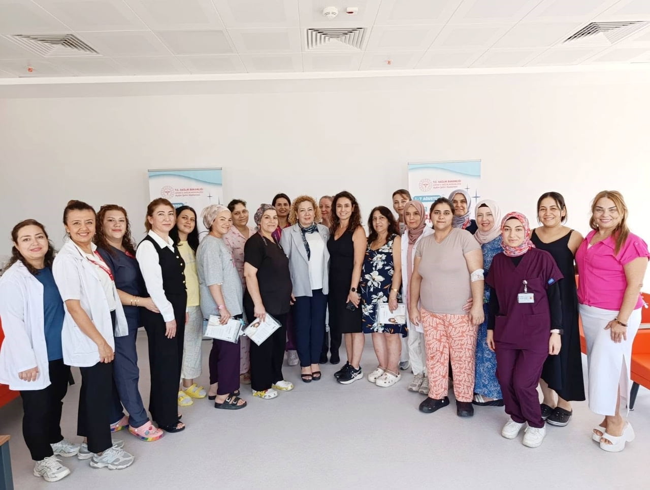 AYDIN ŞEHİR HASTANESİ OBSTETRİ SERVİSİ'NDE DÜZENLENEN "LOHUSA BULUŞMASI" ETKİNLİĞİNDE, YENİ DOĞUM...