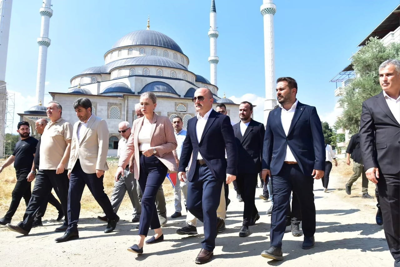 AYDIN VALİSİ DR. OSMAN VAROL, NAZİLLİ’DE YAPIM ÇALIŞMALARI DEVAM EDEN KÜLLİYE CAMİSİ VE KUR’AN...