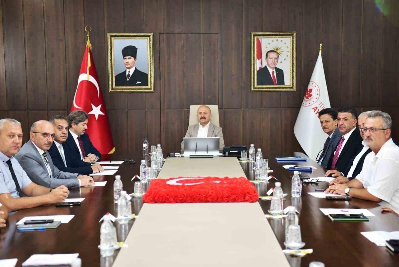 AYDIN VALİSİ DR. OSMAN VAROL’UN BAŞKANLIĞINDA GERÇEKLEŞTİRİLEN TOPRAK KORUMA KURULU...
