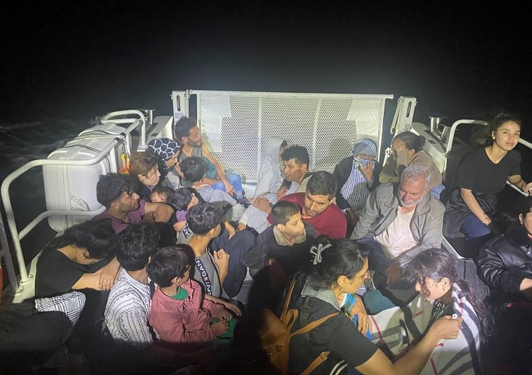 AYVACIK İLÇESİ AÇIKLARINDA SAHİL GÜVENLİK KOMUTANLIĞI EKİPLERİNCE 37 KAÇAK GÖÇMEN VE 2 GÖÇMEN...