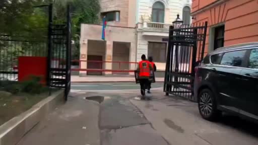 Azerbaycan, Rusya'nın başkenti Moskova'da Büyükelçiliği misafirhanesi önüne Azerbaycan karşıtı...