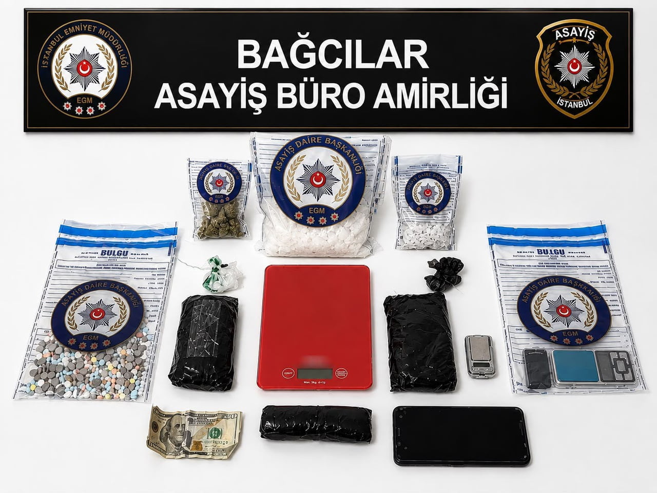 BAĞCILAR’DA POLİS EKİPLERİNCE UYUŞTURUCU MADDE TİCARETİNİN ÖNLENMESİNE YÖNELİK DÜZENLENEN...