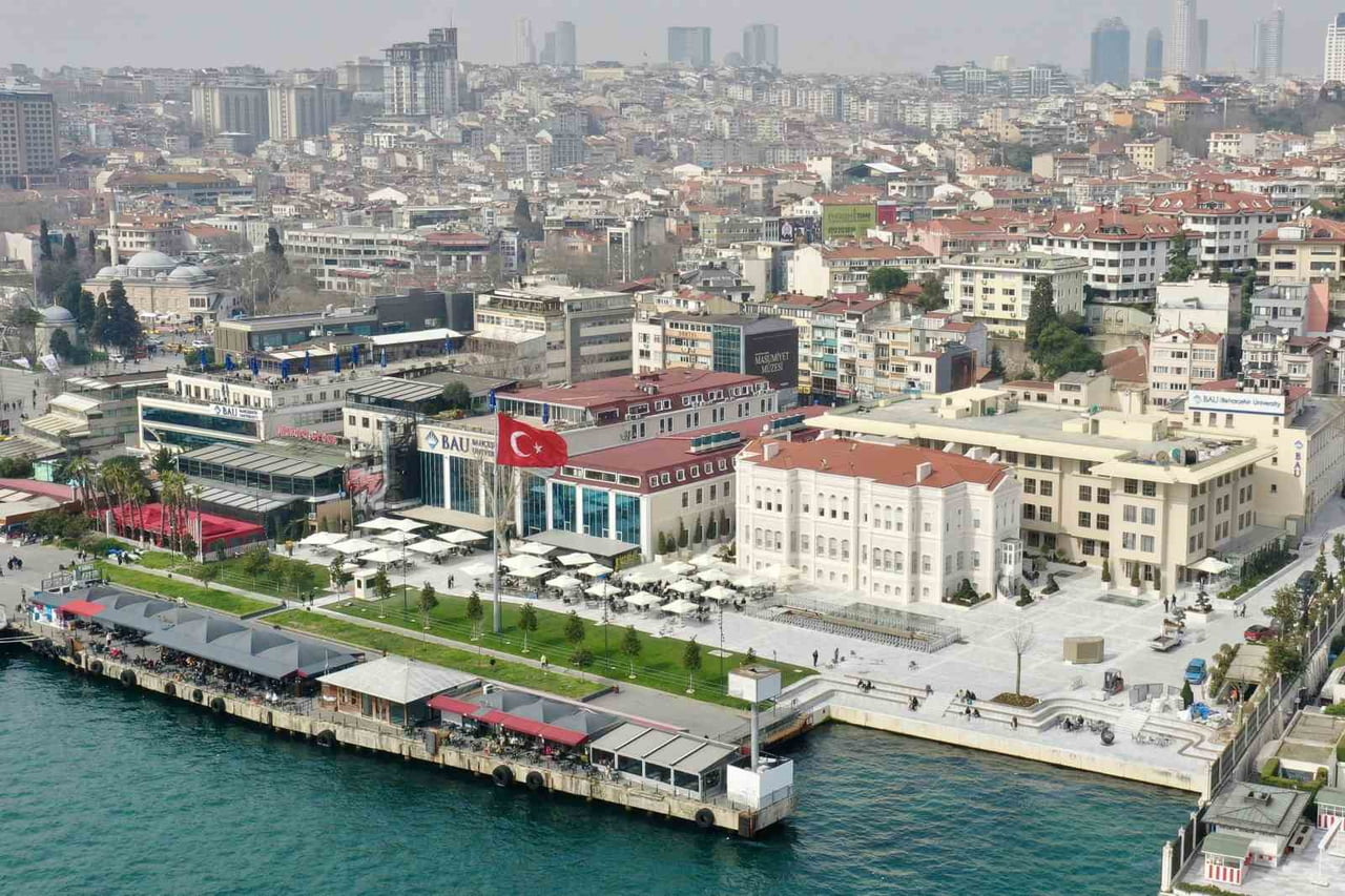 BAHÇEŞEHİR ÜNİVERSİTESİ (BAU) İLETİŞİM FAKÜLTESİ, MEZUNLARINA AVRUPA'DA İKİNCİ DİPLOMA VE...