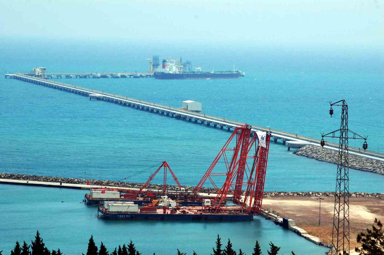 BAKÜ TİFLİS CEYHAN BORU HATTININ GÜNLÜK 3-3.5 MİLYON VARİL HAM PETROL KAPASİTESİ OLDUĞU...