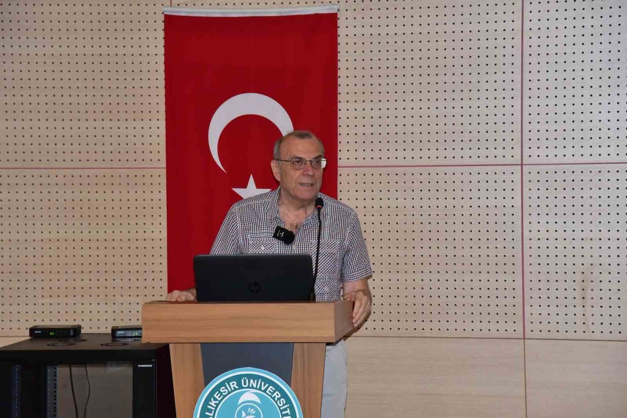 BALIKESİR'DE CHARLES PEİRCE’İN GÖSTERGEBİLİMİ VE METAFORLAR KONUŞULDU  PROF. DR. IVAN...