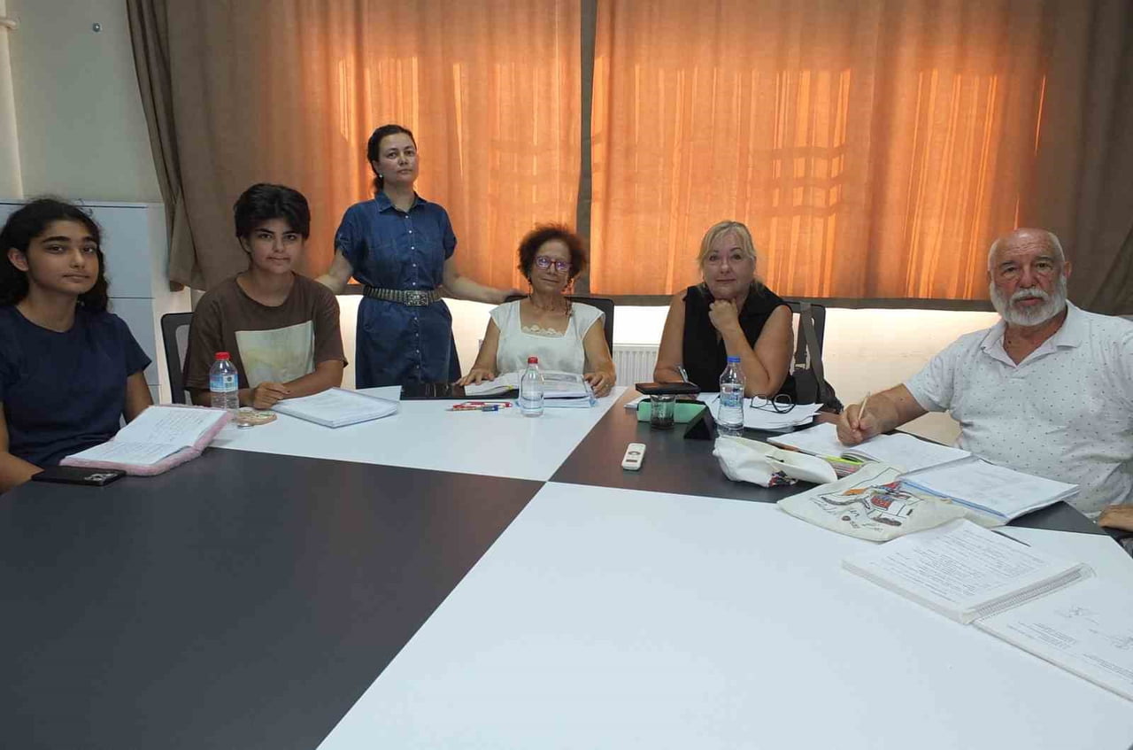 BALIKESİR'İN AYVALIK VE EDREMİT İLÇELERİNDEN MİDİLLİ'YE FERİBOT SEFERLERİ DEVAM EDERKEN, BURHANİYE...