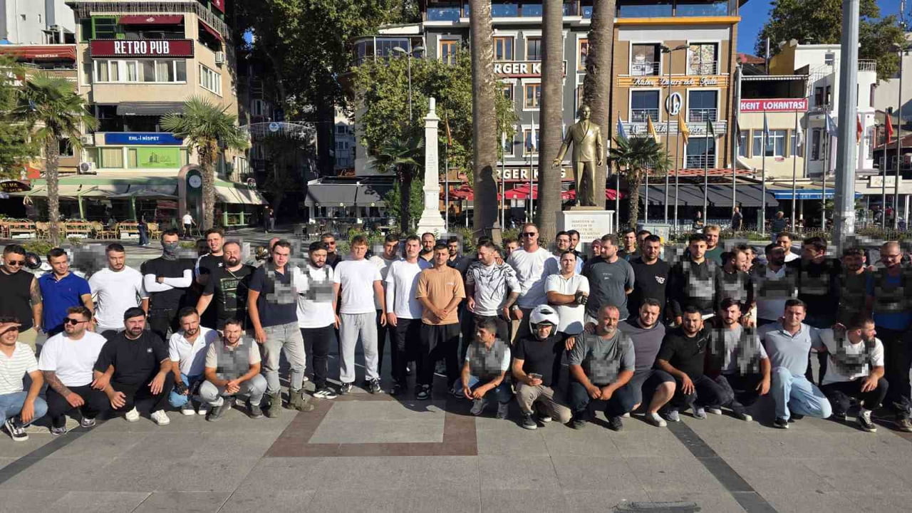 BALIKESİR'İN BANDIRMA İLÇESİNDE BİR DÖNER İŞLETMESİ İLE KURYE ARASINDA YAŞANAN KAVGANIN ARDINDAN...