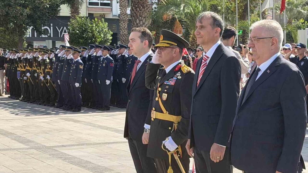 BALIKESİR’İN EDREMİT İLÇESİNDE 30 AĞUSTOS ZAFER BAYRAMI’NIN 104. YIL DÖNÜMÜ, ŞEHİT HAMDİBEY...