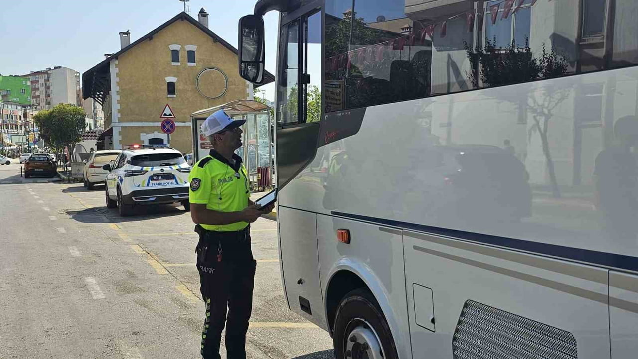 BANDIRMA’DA TRAFİK DENETİMLERİ ARTTI, ARAÇ KONTROLLERİ 71 BİNİ AŞTI