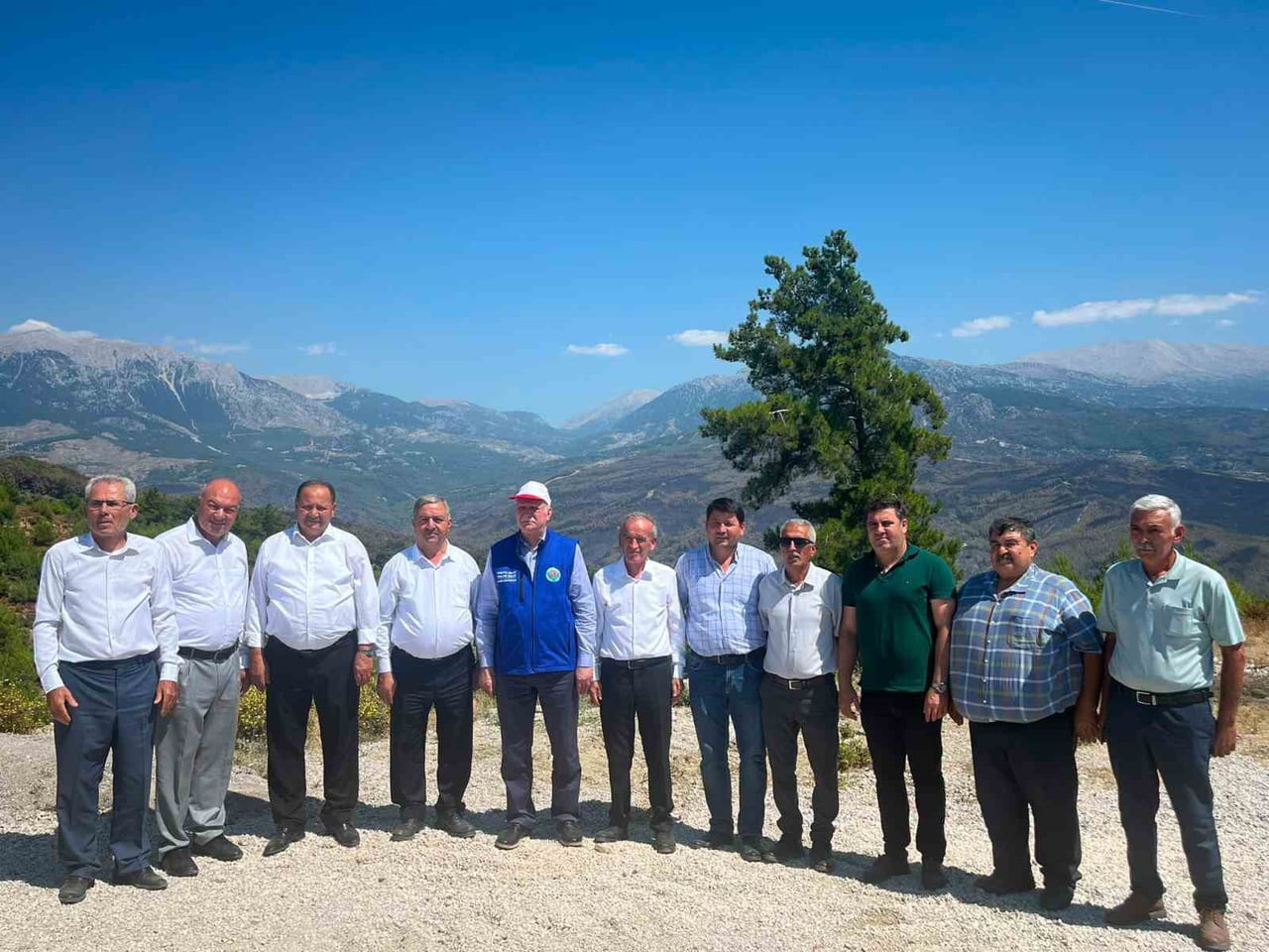 BAŞKAN BAYRAKTAR, SEYDİKEMER'DEKİ YANGIN BÖLGESİNDE İNCELEMELERDE BULUNDU