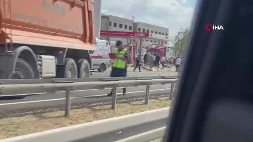 Başkentte halk otobüsü ile kamyon çarpıştı: "Yaralılar var"