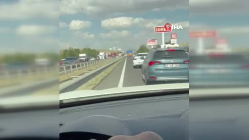 Başkentte halk otobüsü ile kamyon çarpıştı: "Yaralılar var"