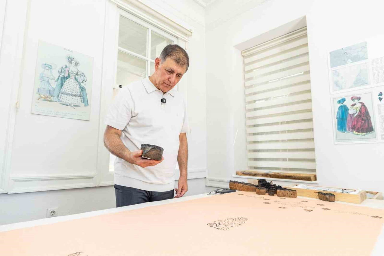 BASMANE'YE ADINI VEREN YÜZ YILLIK BASMACILIK GELENEĞİNİN YAŞATILDIĞI BASMA KALIP DENEYİM...