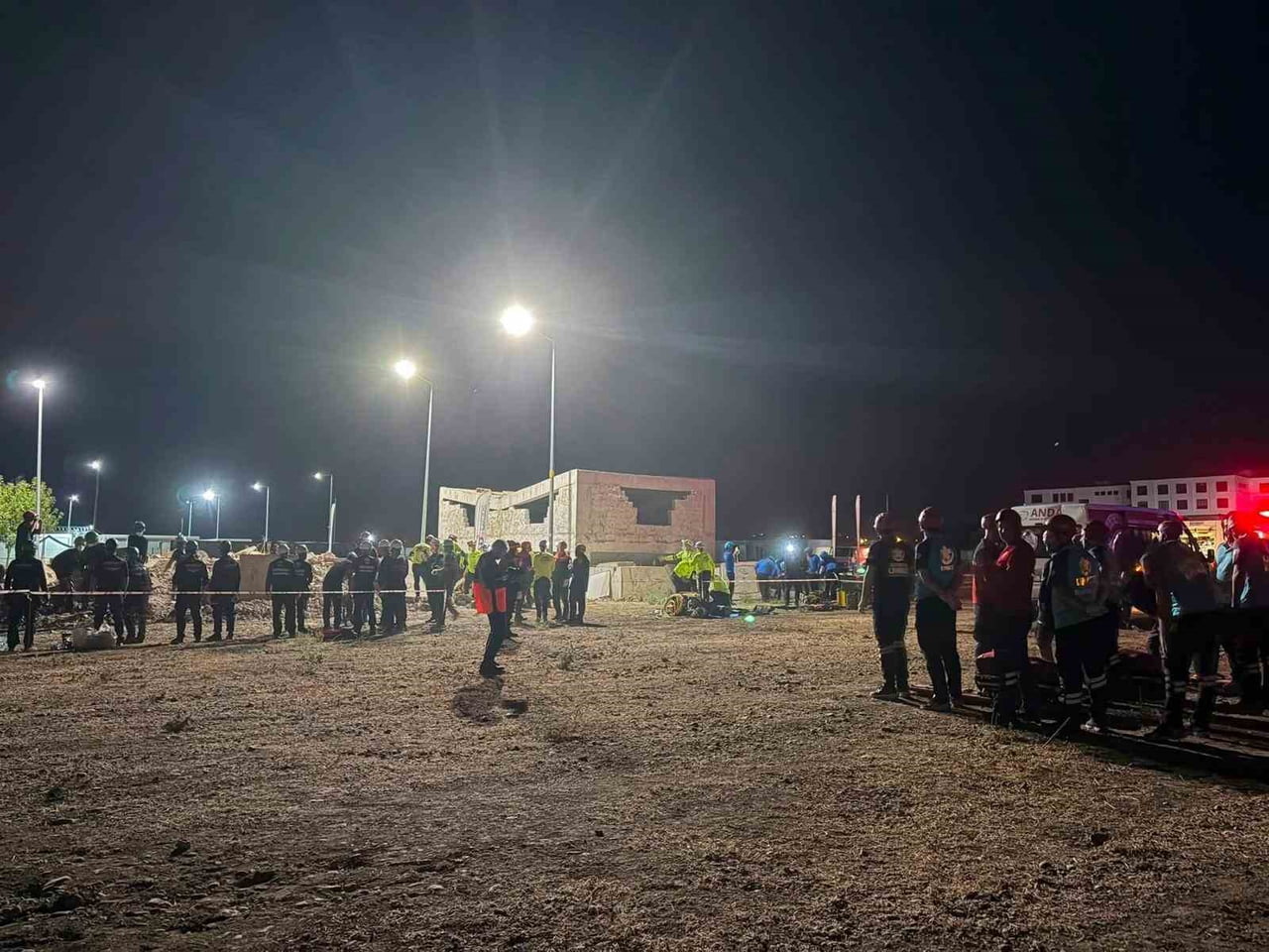 BATMAN'DA, 17 AĞUSTOS 1999 MARMARA DEPREMİ’NİN YIL DÖNÜMÜ DOLAYISIYLA, AFET FARKINDALIĞINI...