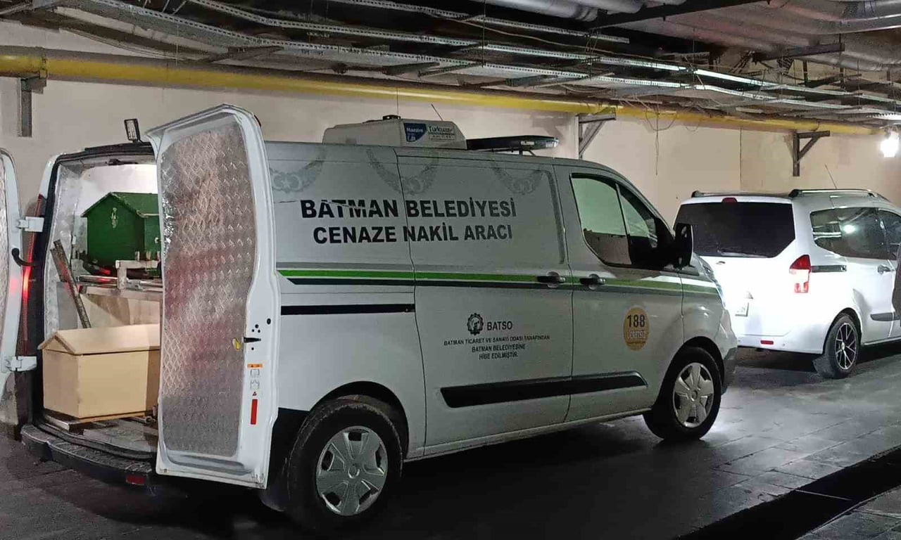 BATMAN'IN KOZLUK İLÇESİNDE OTOMOBİLİN ÇARPTIĞI YAYA HAYATINI KAYBETTİ.