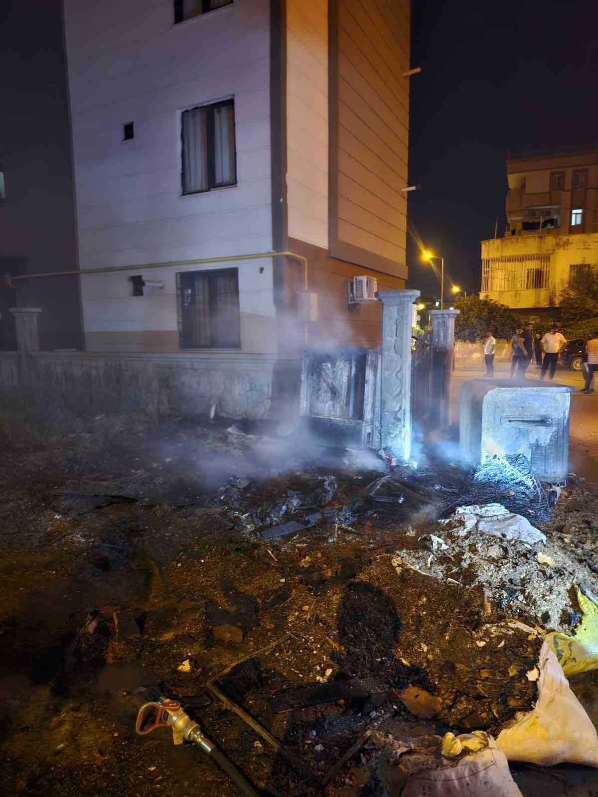 BATMAN’IN BAHÇELİEVLER MAHALLESİ’NDE ELEKTRİK TRAFOSUNDA ÇIKAN YANGIN, İTFAİYE EKİPLERİNİN...