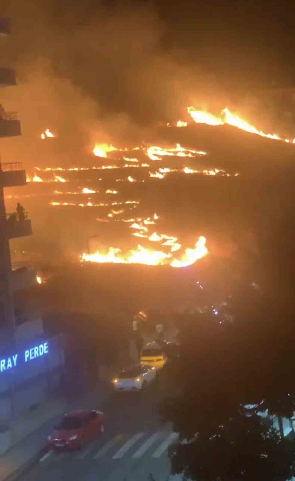 BATMAN’IN GÜLTEPE MAHALLESİ’NDE GELİN ALMA TÖRENİ SIRASINDA PATLATILAN HAVAİ FİŞEKLERİN BOŞ...