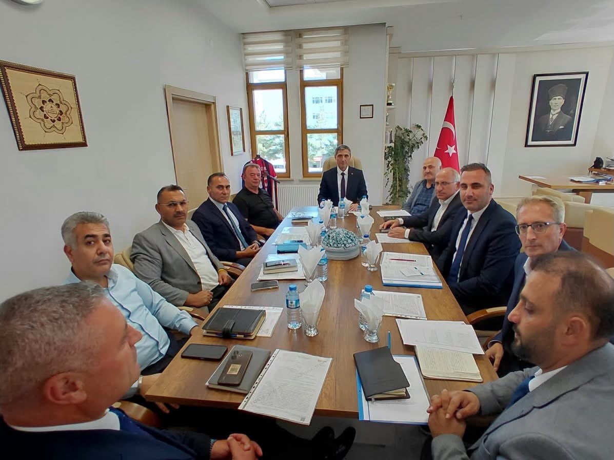 BAYBURT’TA 2026-2027 EĞİTİM ÖĞRETİM YILI HAZIRLIKLARI DEĞERLENDİRİLDİ