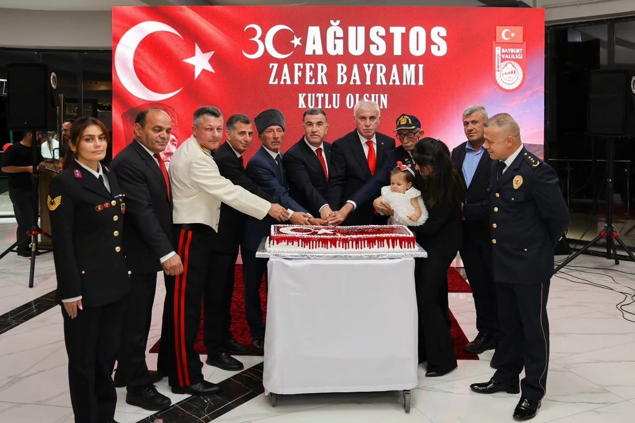 BAYBURT’TA 30 AĞUSTOS ZAFER BAYRAMI RESEPSİYONU DÜZENLENDİ