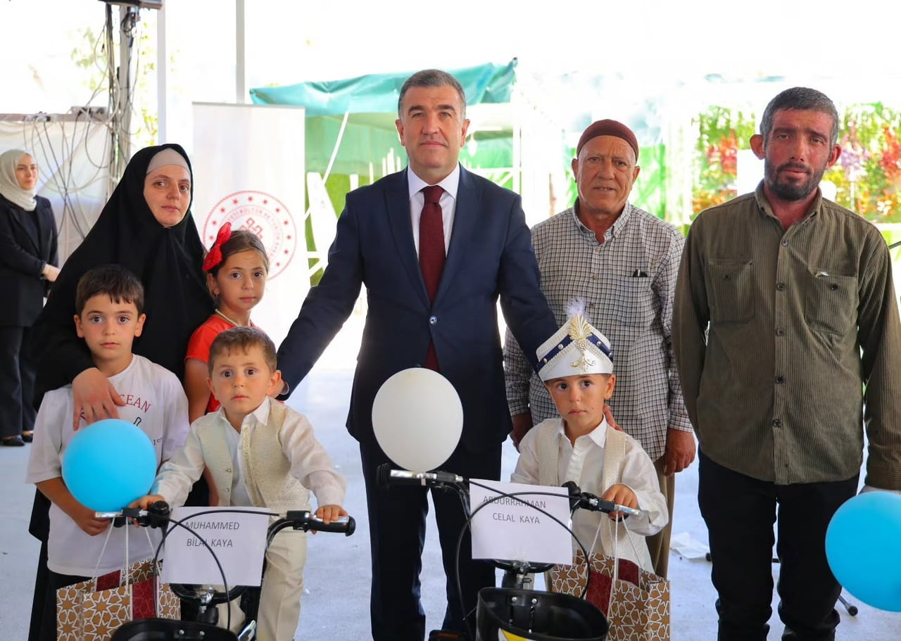 BAYBURT VALİSİ MUSTAFA ELDİVAN, ERZURUM VAKIFLAR BÖLGE MÜDÜRLÜĞÜNCE DÜZENLENEN II. BAYEZİD VAKFI...