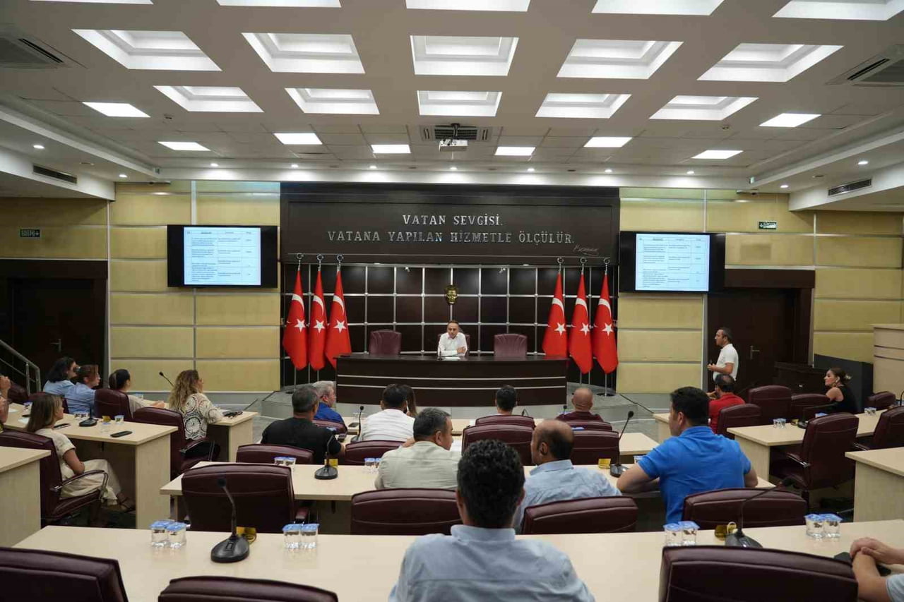 BELEDİYE BAŞKAN YARDIMCISI EVRİM YALÇIN BAŞKANLIĞINDA BELEDİYE MECLİS SALONU'NDA GERÇEKLEŞTİRİLEN...