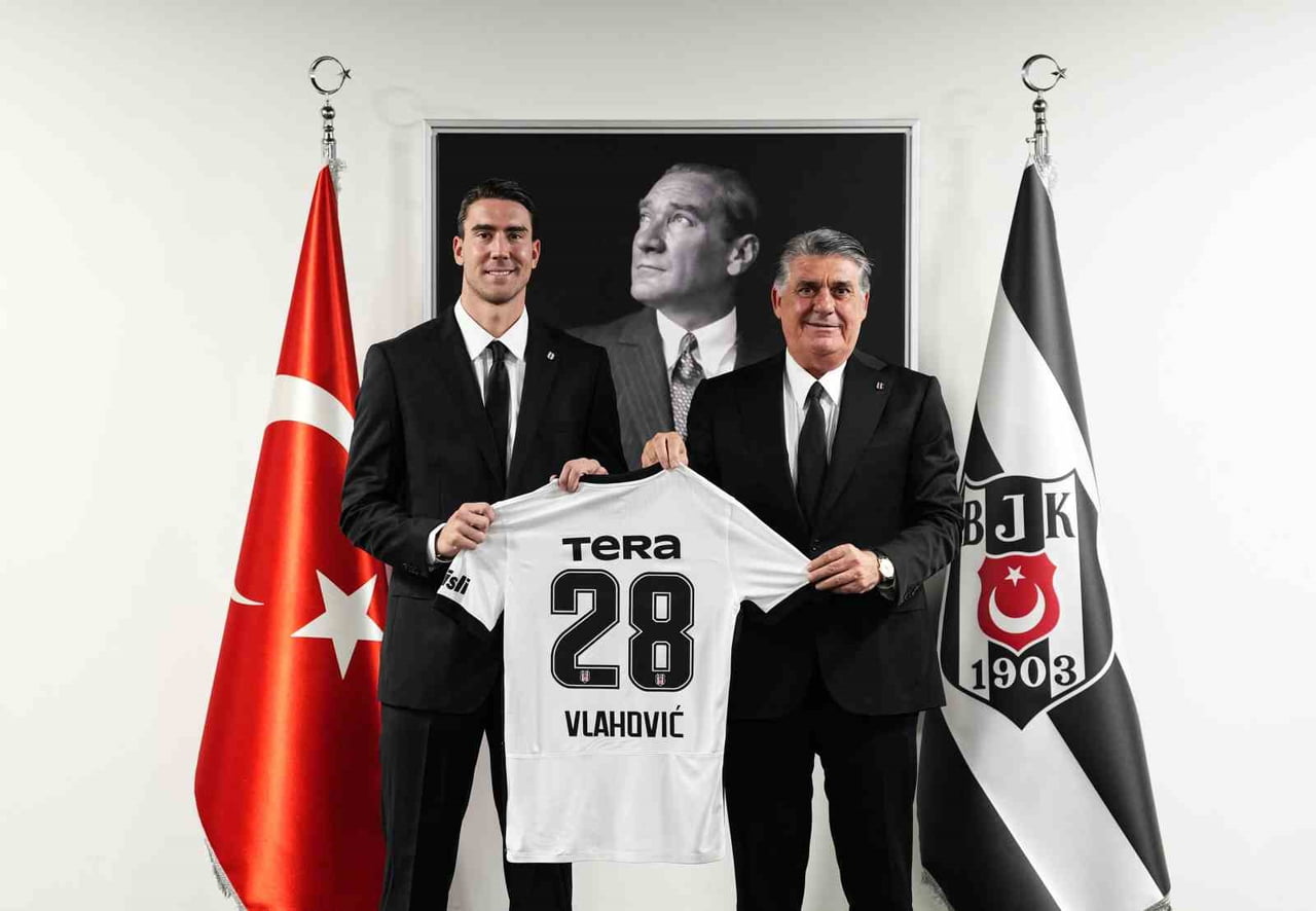 BEŞİKTAŞ'IN KADROSUNA KATTIĞI GOLCÜ FUTBOLCU DUSAN VLAHOVİC SİYAH-BEYAZLILARIN TARİHİNDEKİ 204....