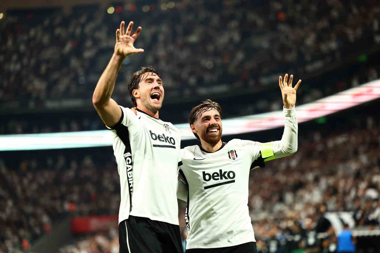 BEŞİKTAŞ KAPTANI ORKUN KÖKÇÜ, ÇORUM FK KARŞISINDA KAZANILAN PENALTIYI DUSAN VLAHOVİC'E...