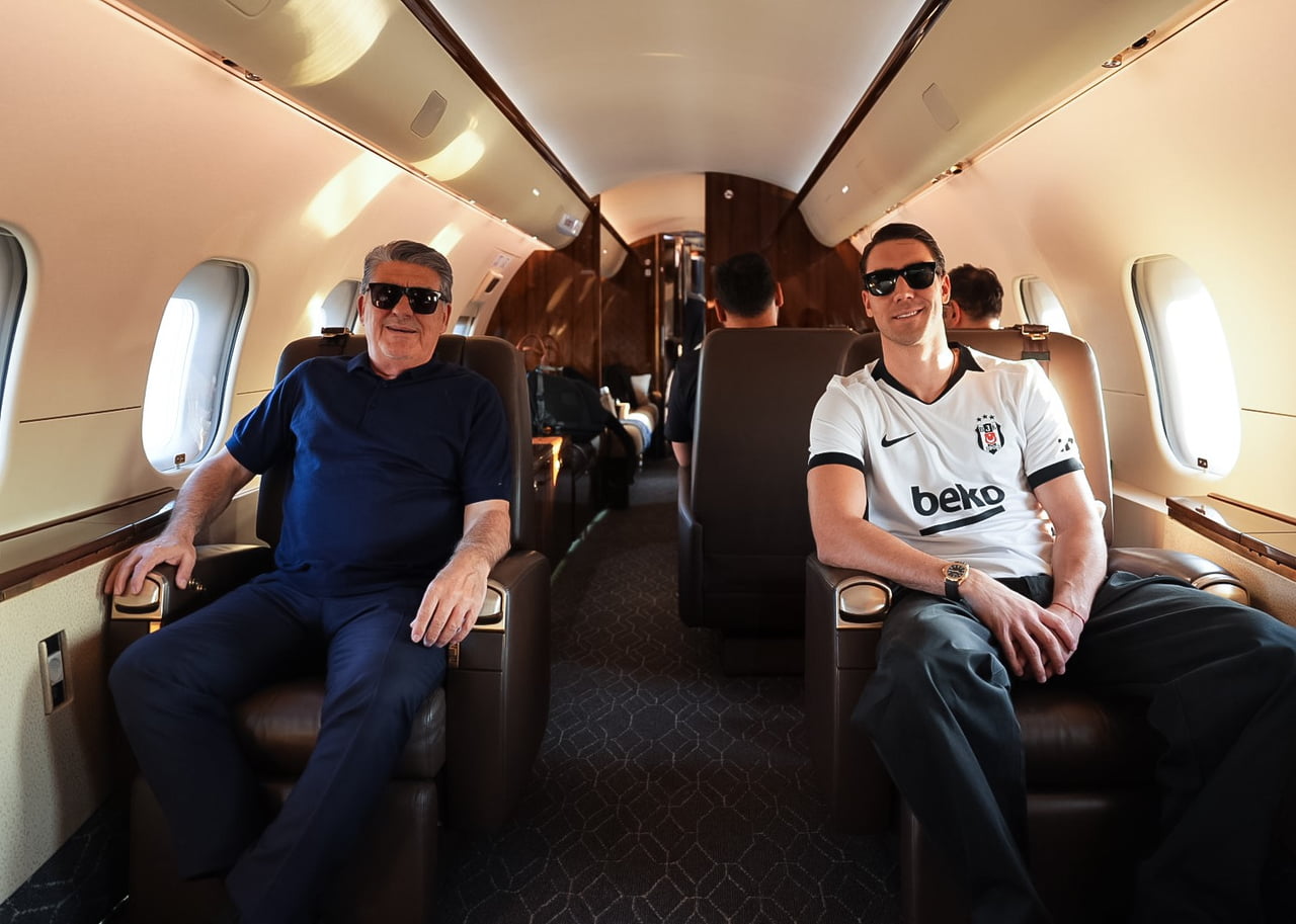 BEŞİKTAŞ, SIRP SANTRFOR DUSAN VLAHOVİC'İN TRANSFERİ İÇİN GÖRÜŞMELERE BAŞLANDIĞINI KAMUYU...