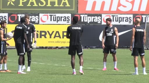 Beşiktaş, UEFA Avrupa Ligi 3. eleme turunda yarın sahasında Çekya temsilcisi Hradec Kralove ile...