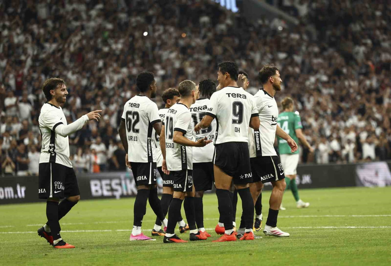 BEŞİKTAŞ, UEFA AVRUPA LİGİ PLAY-OFF TURU İLK MAÇINDA SAHASINDA KARŞILAŞTIĞI LİTVANYA EKİBİ KAUNO...