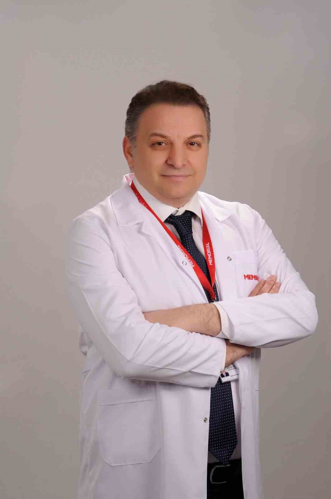 BEYİN, SİNİR, OMURGA VE OMURİLİK CERRAHİSİ UZMANI PROF. DR. MAHMUT AKYÜZ