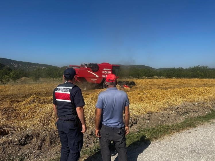 BİÇERDÖVER OPERATÖRLERİNE YANGIN UYARISI