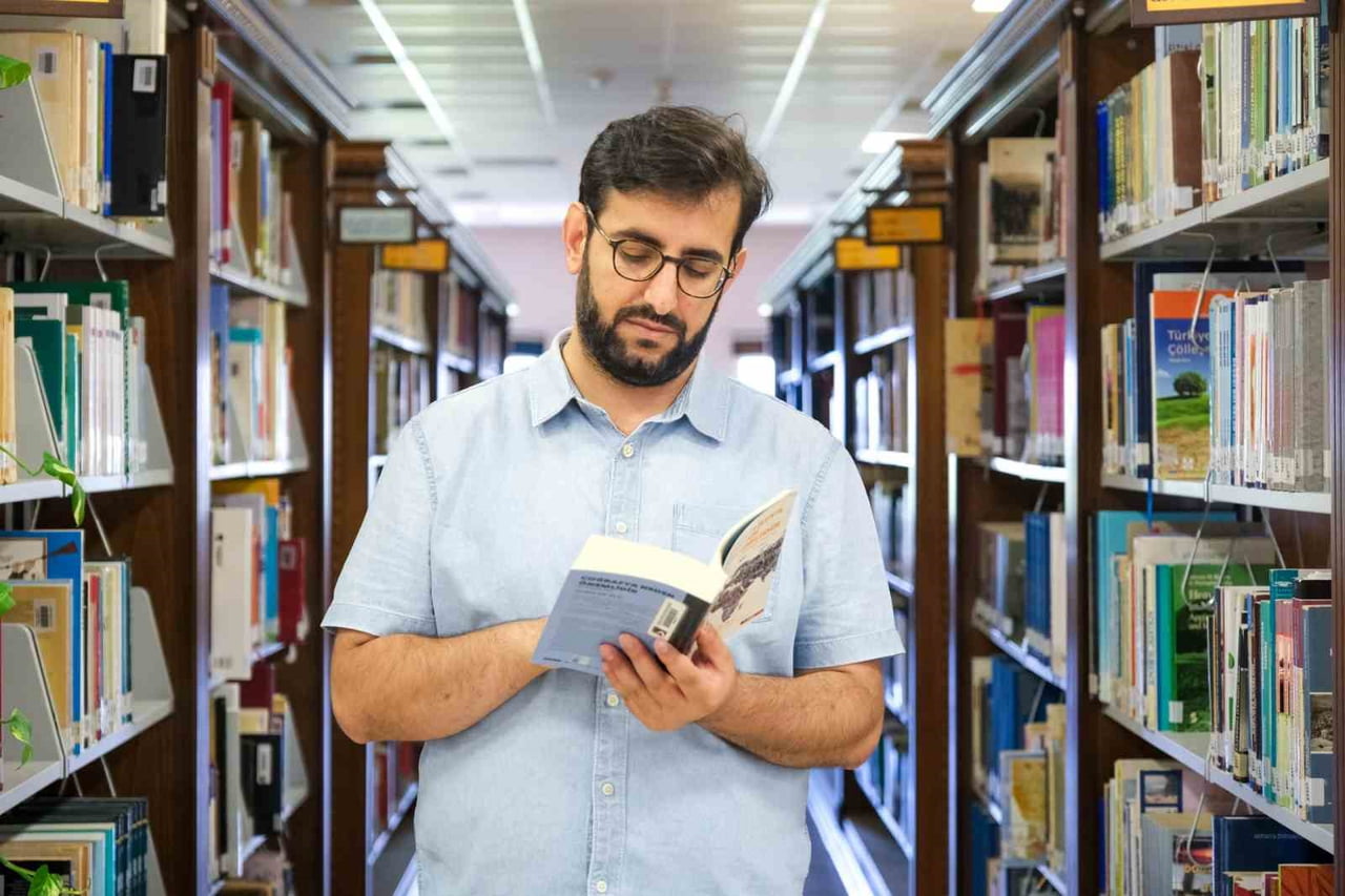 BİLECİK ŞEYH EDEBALİ ÜNİVERSİTESİ (BŞEÜ) İNSAN VE TOPLUM BİLİMLERİ FAKÜLTESİ DR. ÖĞR. ÜYESİ SERHAT...