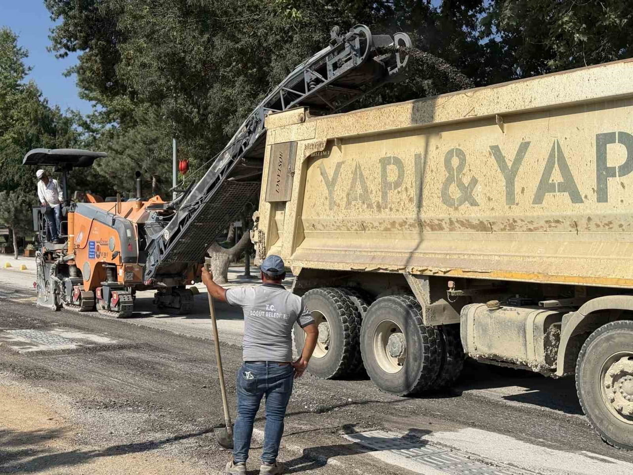 BİLECİK’TE ANA CADDELER BAŞTAN AŞAĞI YENİLENİYOR