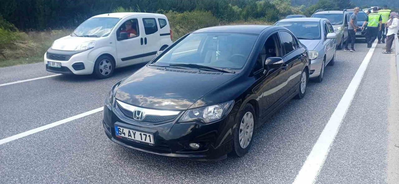 BİLECİK’TE DÖRT ARACIN KARIŞTIĞI ZİNCİRLEME TRAFİK KAZASINDA ŞANS ESERİ ÖLEN YA DA YARALANAN...
